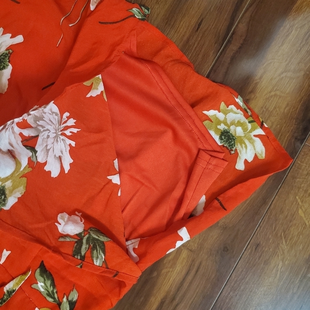 Romper Red Floral Small NEW - Picture 4 of 5